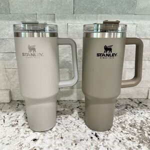 Stanley 40 oz tumbler - Gray and Tan